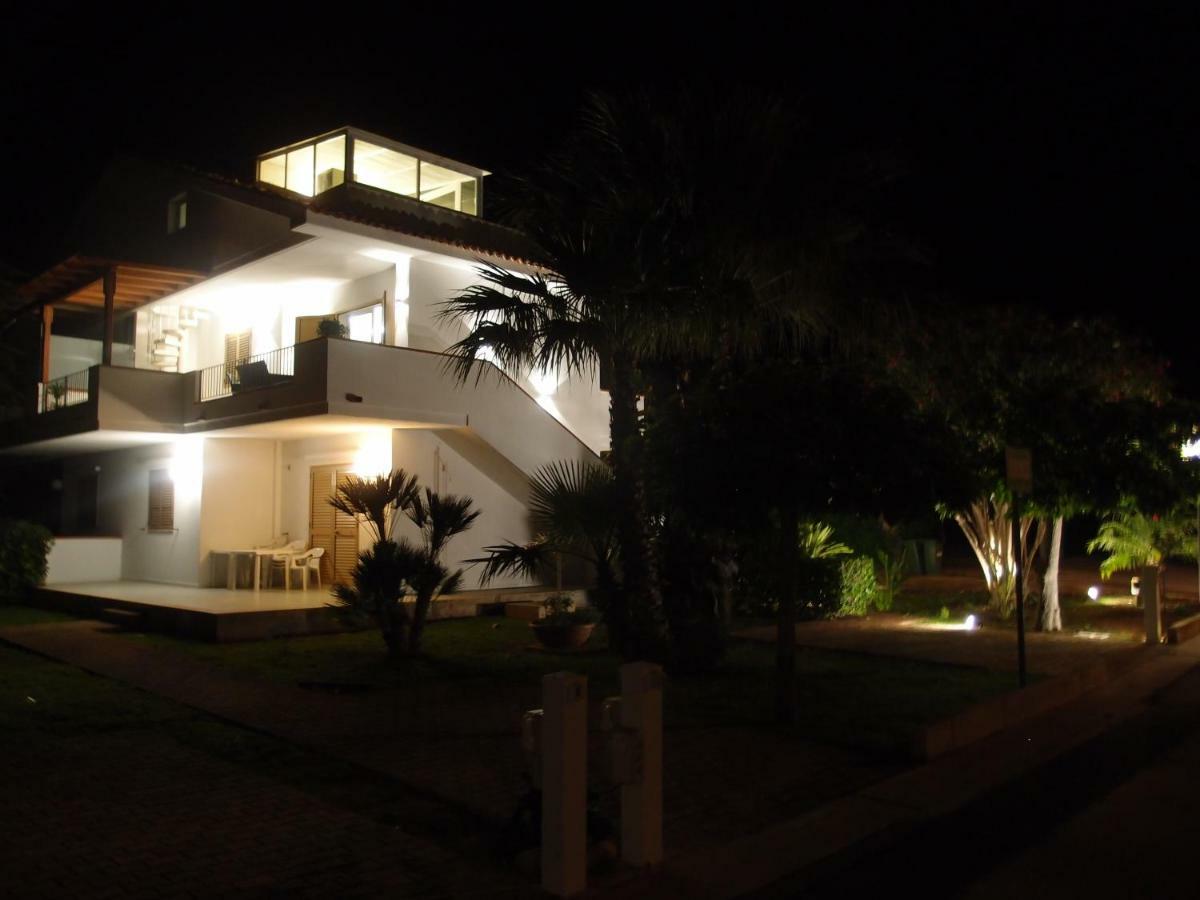 Sulle Tracce Di Montalbano Vila Ragusa Exterior foto